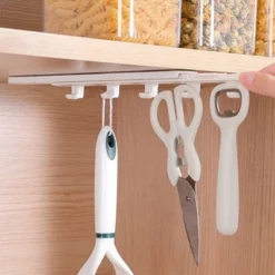 The Lakeside Collection Wall-Mounted Retractable Hook 1 Pieces -The Collective Goods GUEST 1f8dad44 487f 4773 9ff3 b63b0427d12e