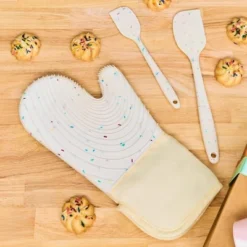 The Lakeside Collection Glove And Spatula Baking Set Silicone Confetti Print 13 The Lakeside Collection Glove And Spatula Baking Set Silicone Confetti Print -The Collective Goods GUEST 76a02978 0dfc 49c1 861d 64b8662b024a