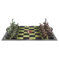The Noble Collection Jurassic Park Collector Chess Set