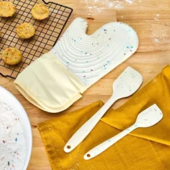 The Lakeside Collection Glove And Spatula Baking Set Silicone Confetti Print 14 The Lakeside Collection Glove And Spatula Baking Set Silicone Confetti Print -The Collective Goods GUEST bda23ef3 63e4 42b3 be77 d81eb228d24e